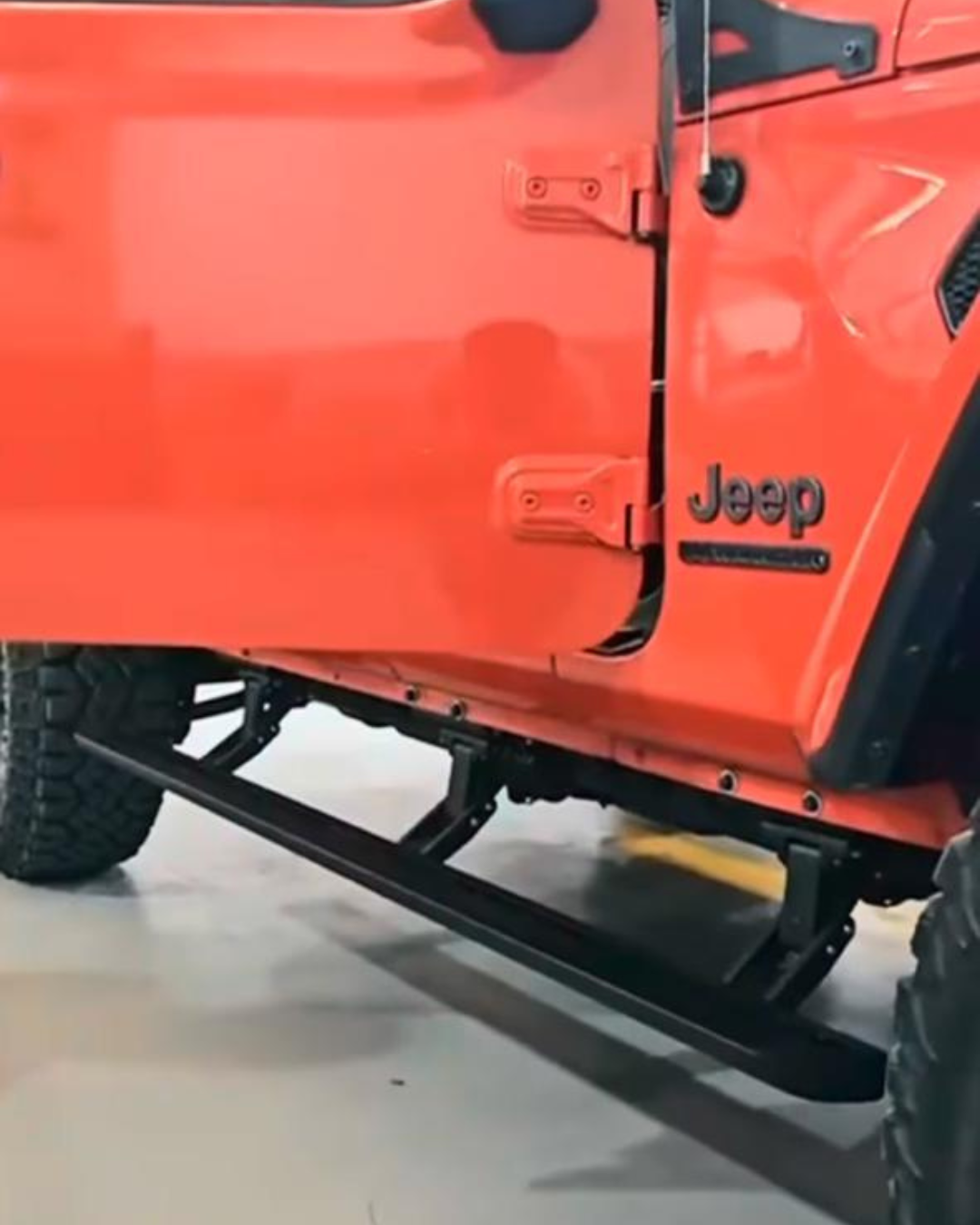 Black Hawk Customs – Jeep JL 4-Door Electric Sidestep
